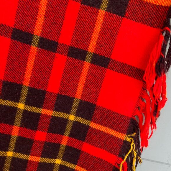 VTG Red Plaid Wool Blend Blanket Throw Fringed 54x54 Camp Picnic Stadium - Picture 3 of 7